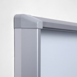 Vitrína SCSL 12xDIN A4, zaoblené bezpečnostní rohy, stříbrná, interiérová